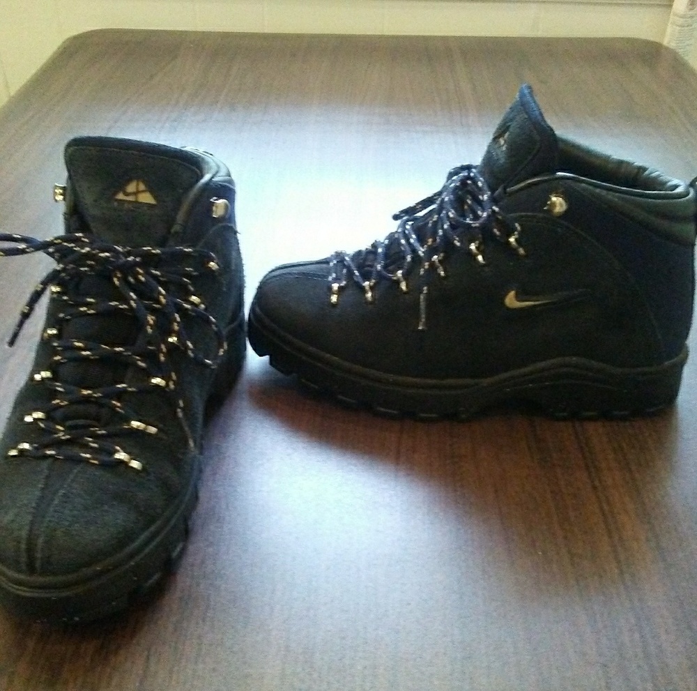 Mens Nike ACG boots size 8.5